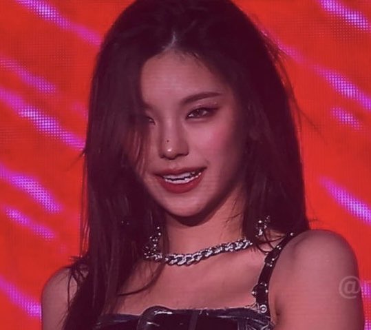 jisucosmic's tweet photo. i’m so glad yeji is yeji because if i was yeji i would be a hot insufferable evil villain https://t.co/H2bel1JwSX