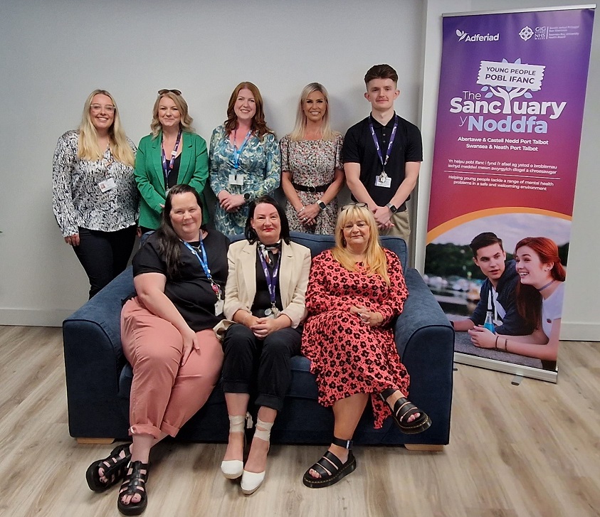 SwanseabayNHS's tweet photo. A new Sanctuary for Children and Young People in emotional and mental health crisis, intended as an alternative to turning up at emergency departments, has opened in Swansea Bay. Read the story here https://t.co/OQILqjOXCn https://t.co/eQW2QKZcRc
