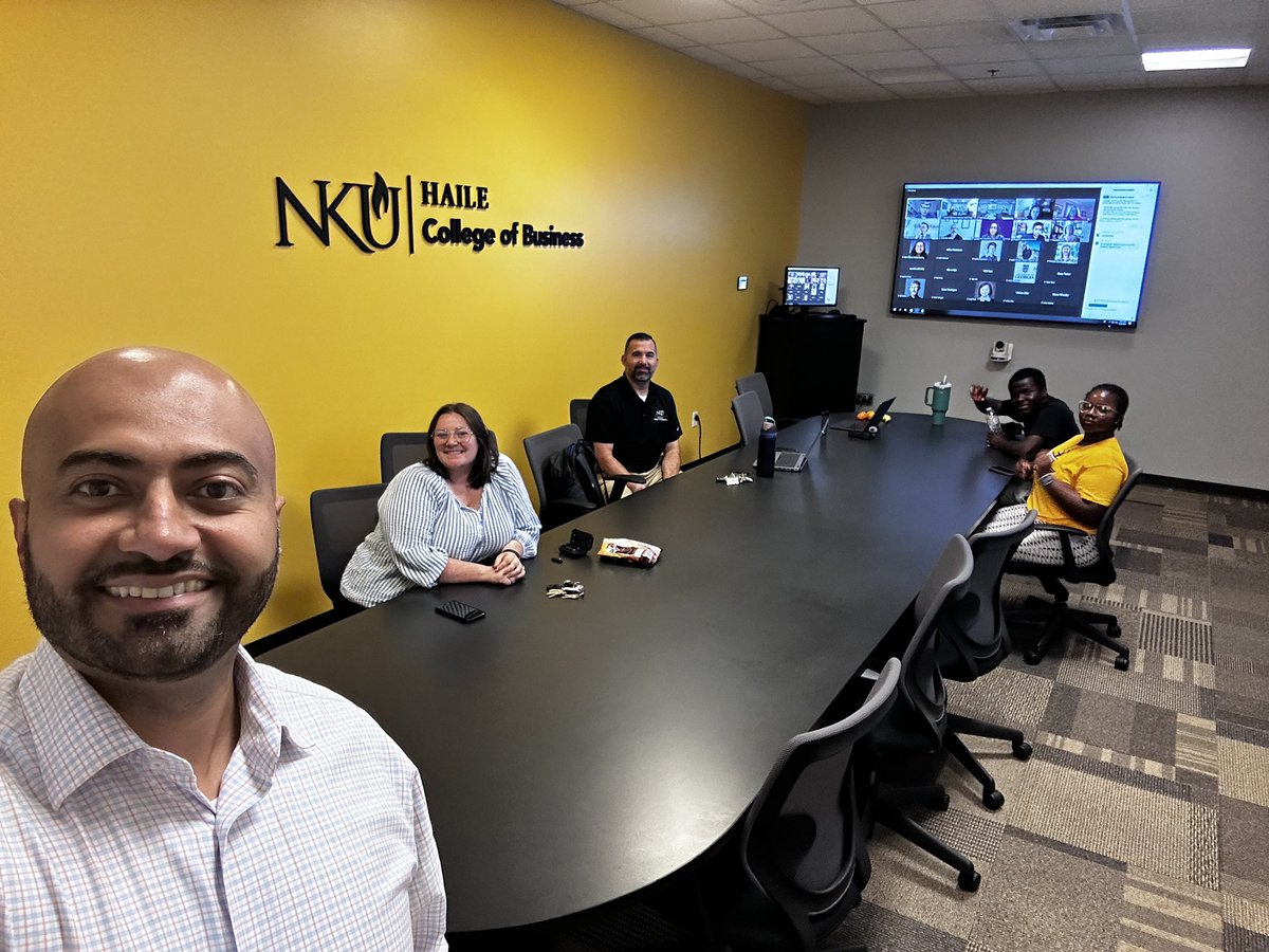 EconWithDrA's tweet photo. We are ready at @nkucob @learn_withDemo @CCAPEcon https://t.co/qtrsueBnOn