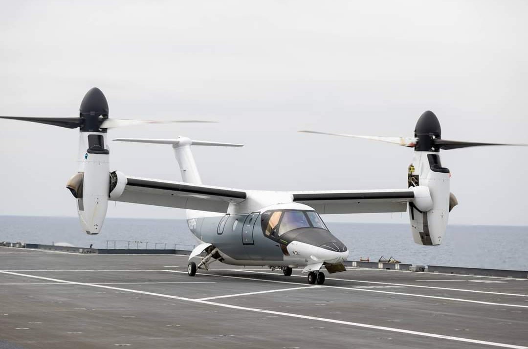 TrompBK's tweet photo. A tym bym się zainteresował.
Próby #AW609 na pokładzie 🇮🇹 lekkiego lotniskowca Cavour. https://t.co/5botZNzijc