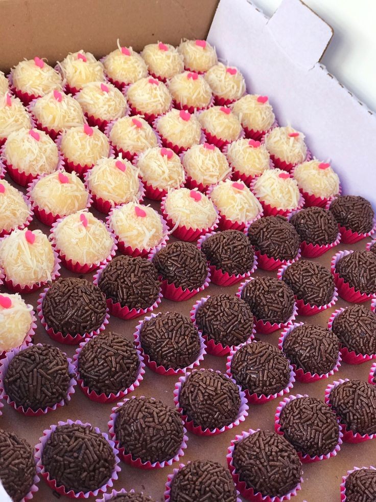 ㅤ੭⭒ 𝒑𝒆𝒅𝒊𝒅𝒐: coxinha de frango + coquinha + brigadeiro e beijinho
ㅤ› 𝒅𝒆: 🏴‍☠️
ㅤ› 𝒑𝒂𝒓𝒂: <a href="/craftytwr_/">꽃잎 - 𝙆𝙞𝙖𝙣.</a> 

﹢ׄ 𓂃 come!