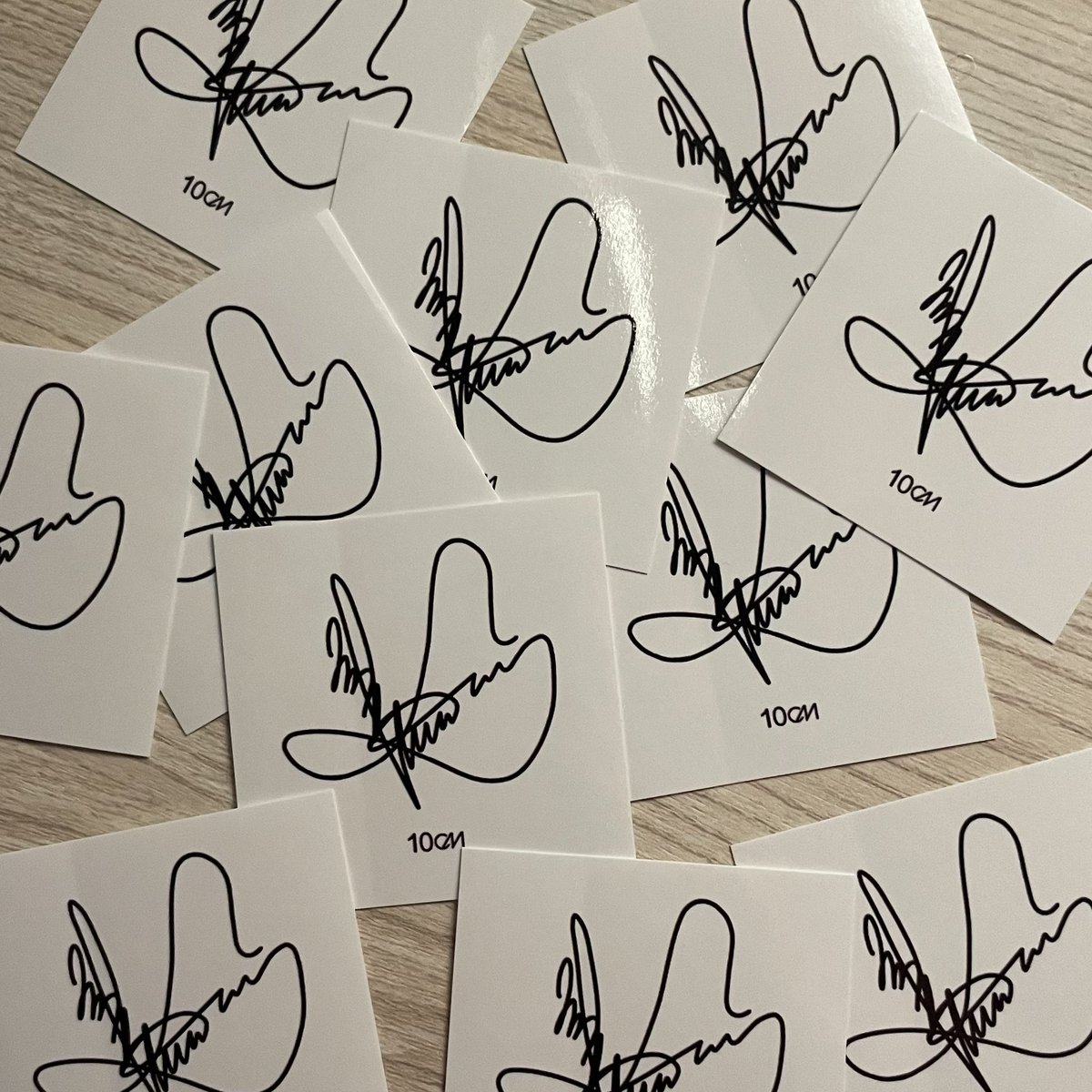 [ 2024 10CM 1st Fan Concert: 10CM YOU ]

십센치 여름콘에서 사인 스티커 나눔해요!

📌날짜 - 양일
📌수량 - 각 80세트
📌인증 - 팔로우 + rt
📌맞나눔은 디엠 주세요!