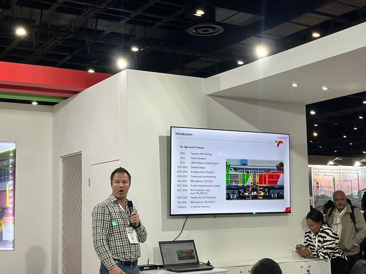 TE_Transnet's tweet photo. IN PICS: The Transnet Engineering #PowerHour at the @AfricaRail conference. Our speakers presented on our flagship TAL locomotive and the evolution of rail wagons.
#transnetengineering
#think_te https://t.co/mqyfdFfhbb