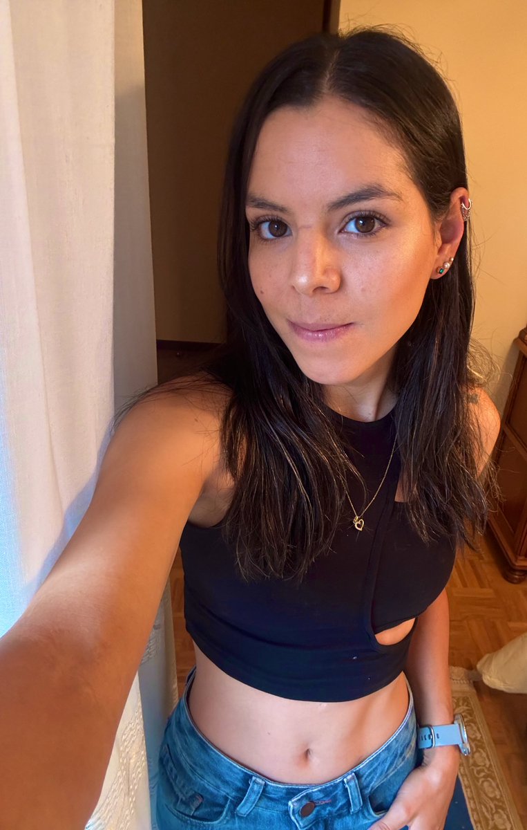 La vida no se hace más fácil o más indulgente , nosotros nos hacemos más fuertes y resilientes ⭐️