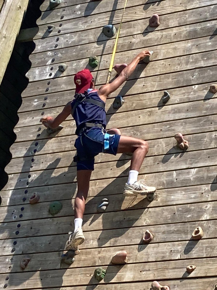 felstedprep's tweet photo. #RedGroup β€οΈπ§ββοΈ https://t.co/5yyOZaiZoi