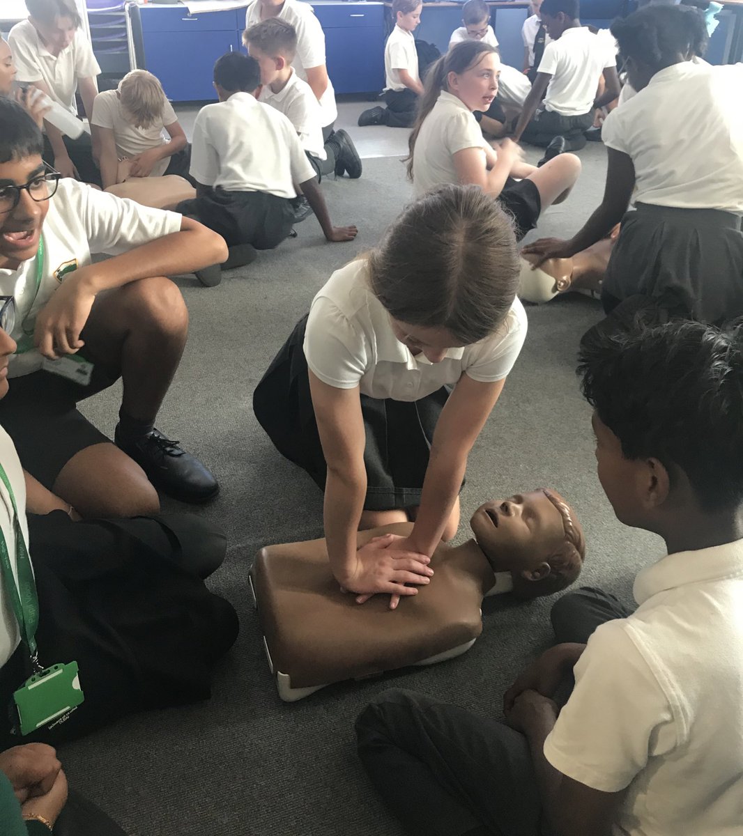 HighViewPrSch's tweet photo. Absolute essential life skills! Every child became a mini medic with @harphealthcare - courtesy of our amazing PTFA! #minimedic @nhssutton_ @stjohnambulance https://t.co/FKUtvJsb8D