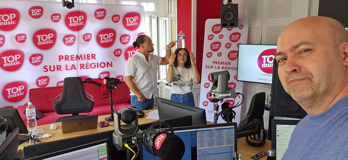 Bonjouuuuuuuur ça va ? Vous n'avez pas trop chaud ? Hydratez vous 🙂