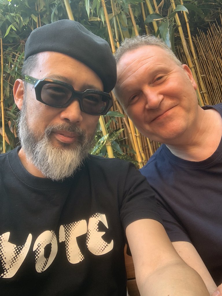 shuyakyotojazz's tweet photo. そして、#tonieconomides さんのスタジオで、僕大物ボーカリストのレコーディング(来日して武道館でライブした事あるそうです)を行っていた #mikepatto さんに早くも再会! https://t.co/W8S3VewCVf