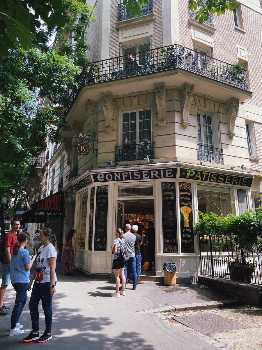 noirfuI's tweet photo. paris has been so fun!!! https://t.co/PxuyTAqrrq
