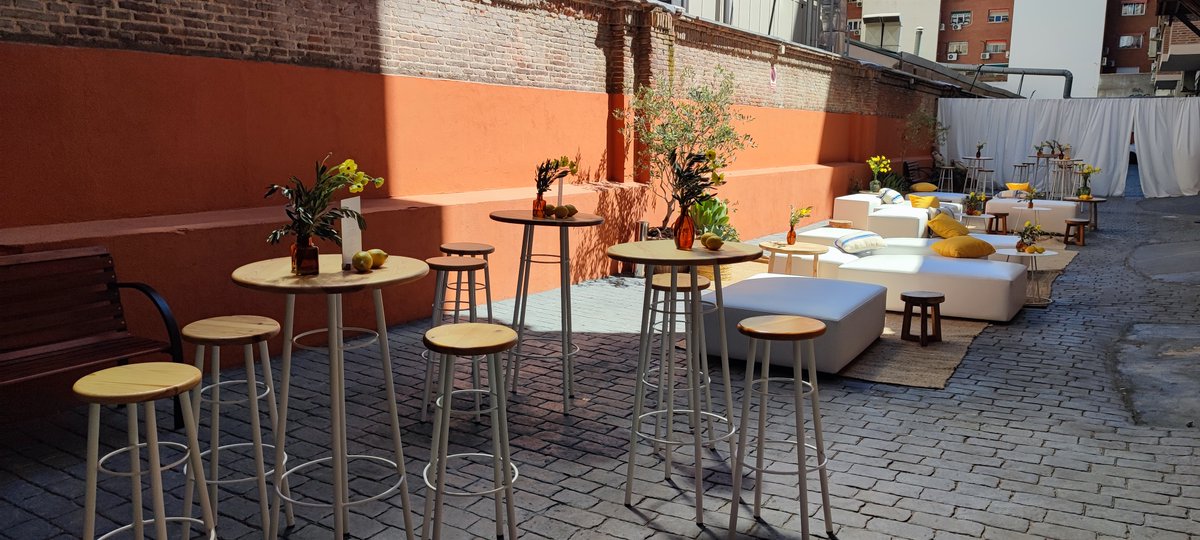 Capicua101_'s tweet photo. ¿Buscas un lugar único y especial para celebrar tus eventos este verano?
Nuestro callejón de 400m2 en el espacio Jorge Juan es el lugar perfecto para complementar tus eventos. Con un ambiente acogedor y lleno de encanto, ¡Te garantizamos una experiencia inolvidable! https://t.co/PLEmzML33n