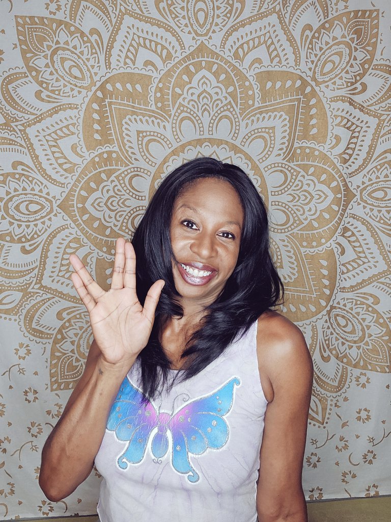 Hey Hey Earth Fam! 🌟✨️
It's been a minute but I'm baaaccck AND with news to share! "I'm going to Vegas baby!" C'mon out and join me <a href="/CreationEnt/">Creation Entertainment</a> STLV TREK TO LAS VEGAS 58 Year Mission. For tickets and info go to their website creationent.com/cal/st_lasvega…
See ya there! 🖖🏾💛💫