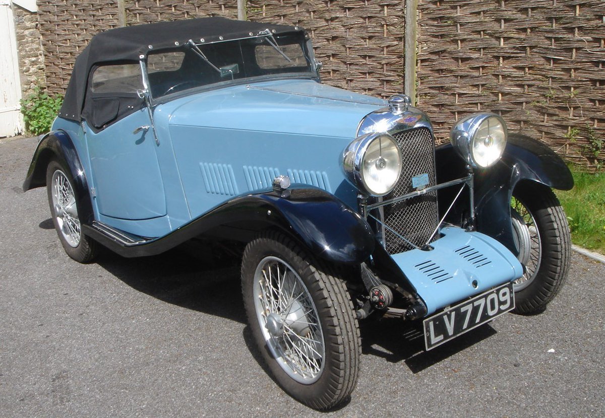 easyliveauction's tweet photo. . @CharterhouseAV 
LIVE #Auction 27th Jun @ 1pm BST
Scroll through the catalogue &amp; bid LIVE here: https://t.co/mv93kYeKEZ
#easyliveauction #jaguar #bristol #classiccars #retrocars #moderncars #scammell #lagonda #talbot #dedion #mg #rangerover #mercedes #austinmini https://t.co/DnjpSjnuqy