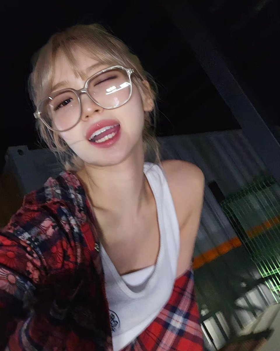 Zeeroo____'s tweet photo. Smile 😍💛💛🐯
#KIM_CHAEWON
#LESSERAFIM https://t.co/EARZNOGhEs