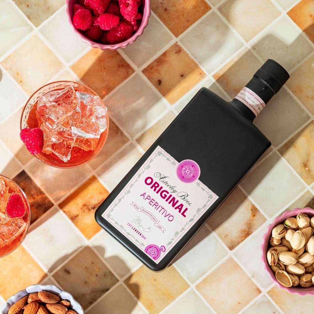 THE ULTIMATE SPRITZ
-
On days like today, why would you drink anything else? 
50ml Asterley Original
75ml Sparkling Wine
25ml Soda
-
Wine glass + ice + raspberries = 🌞🥂❤️ instagr.am/p/C8rqn-AMNfc/