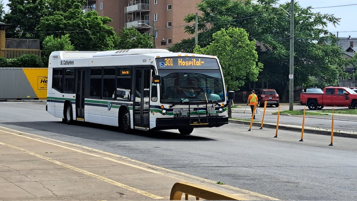 NRT_Photos's tweet photo. Niagara Region Transit: 2018 NovaBus LFS #1806 on route 301 Hospital - Pt. Dalhousie #NRTransit https://t.co/MxPt6JbVLq