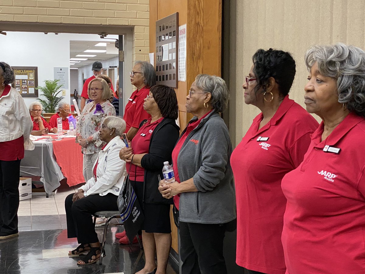 WrightAARP's tweet photo. @AARPAL Mobile is hosting an Elder Abuse Summit panelist, participants and Volunteers are ready for today’s event https://t.co/27NdW7kua5
