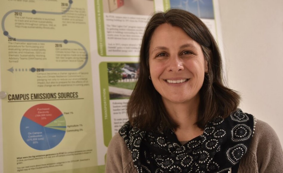 In a new Q&amp;A with <a href="/EngagingNews/">@engagingnews.bsky.social</a>, iSEE Associate Director Jen Fraterrigo discusses Illinois' rapidly changing weather patterns, the impact on #agriculture, and the challenge of persuading individuals and institutions to address #climate change. 🌎

Q&amp;A ➡️ mediaengagement.org/blogs/in-illin…
