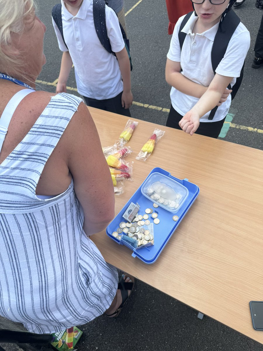 Miss_Keith_EYFS's tweet photo. I scream you scream, we all scream for ice cream @BrooklandsPrim thank you to the PTFA for organising https://t.co/XZrestggKk