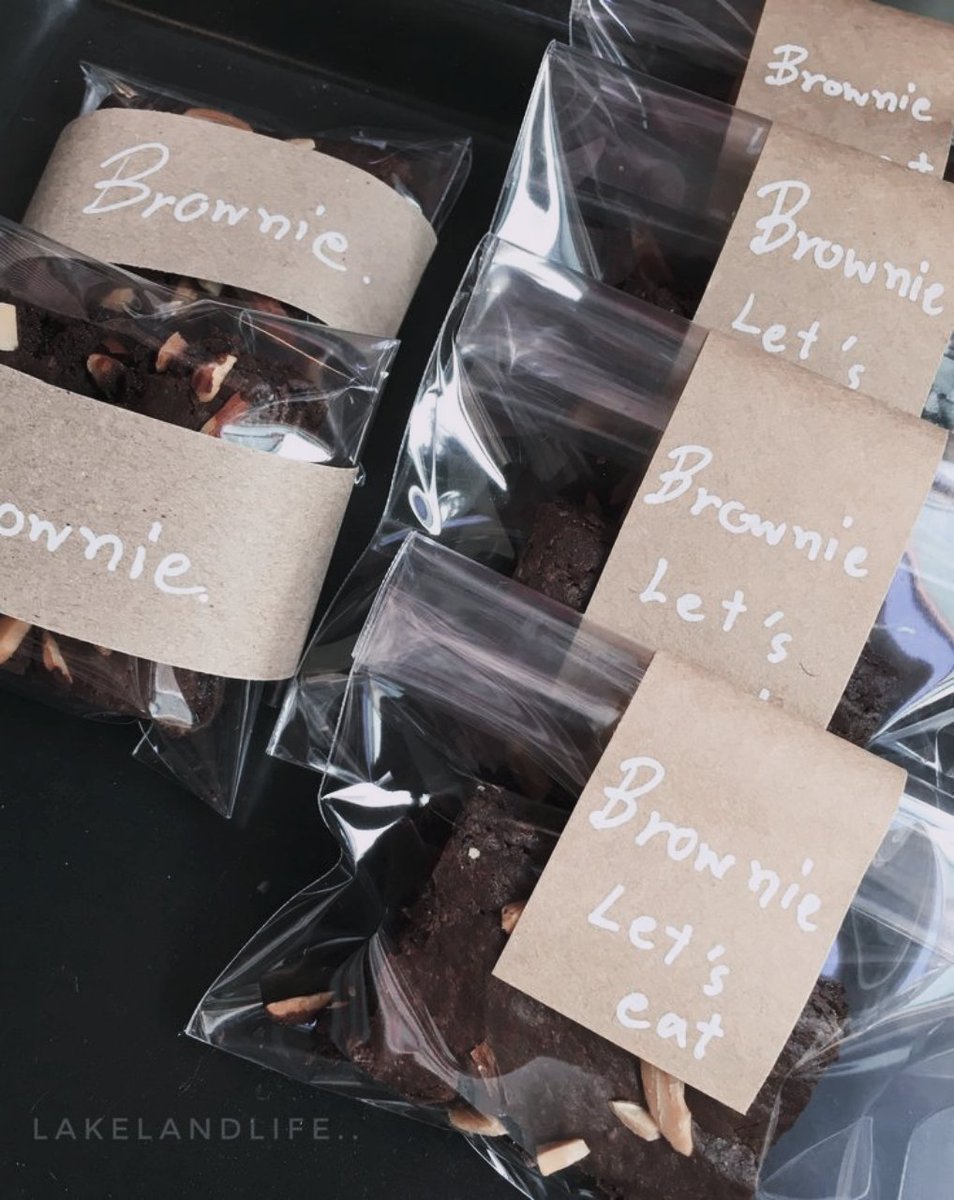 ᅠ

🛵🎁 Mou's delivery package for you! 

[ 📝 — Enjoy the nyom nyom, kak Sienna, Vivian. ♡♡♡ ]

ᅠ