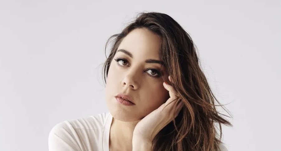 PopCrave's tweet photo. Happy 40th birthday to the talented Aubrey Plaza. https://t.co/2i0UaWtRSN