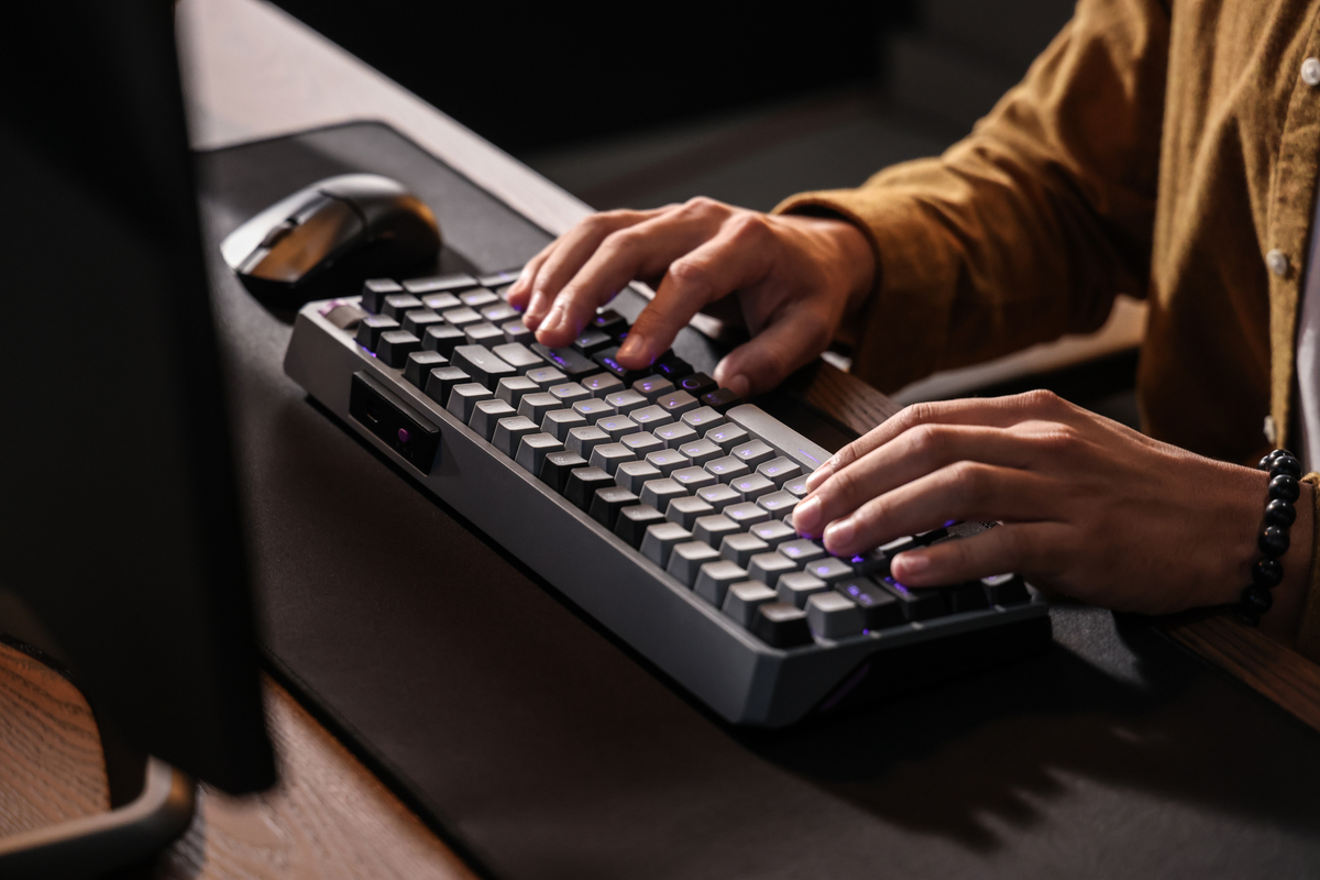 CoolerMaster's tweet photo. Wired or wireless for your gaming setup—what's your pick?

#coolermaster #makeityours #pcmr #gamingkeyboard #gamingmouse https://t.co/J8bUXodZAi