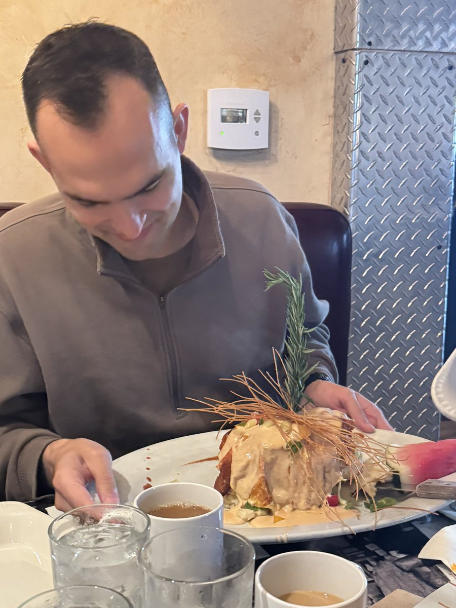 Just wrapped up semiannual #NMCSanDiego #PCCM fellow breakfast at Hash House. Grateful for amazing trainees and faculty! Special shoutout to the grads who received their personalized bobbleheads. Here’s to another stellar year ahead! Definitely hit my weekly calorie limit