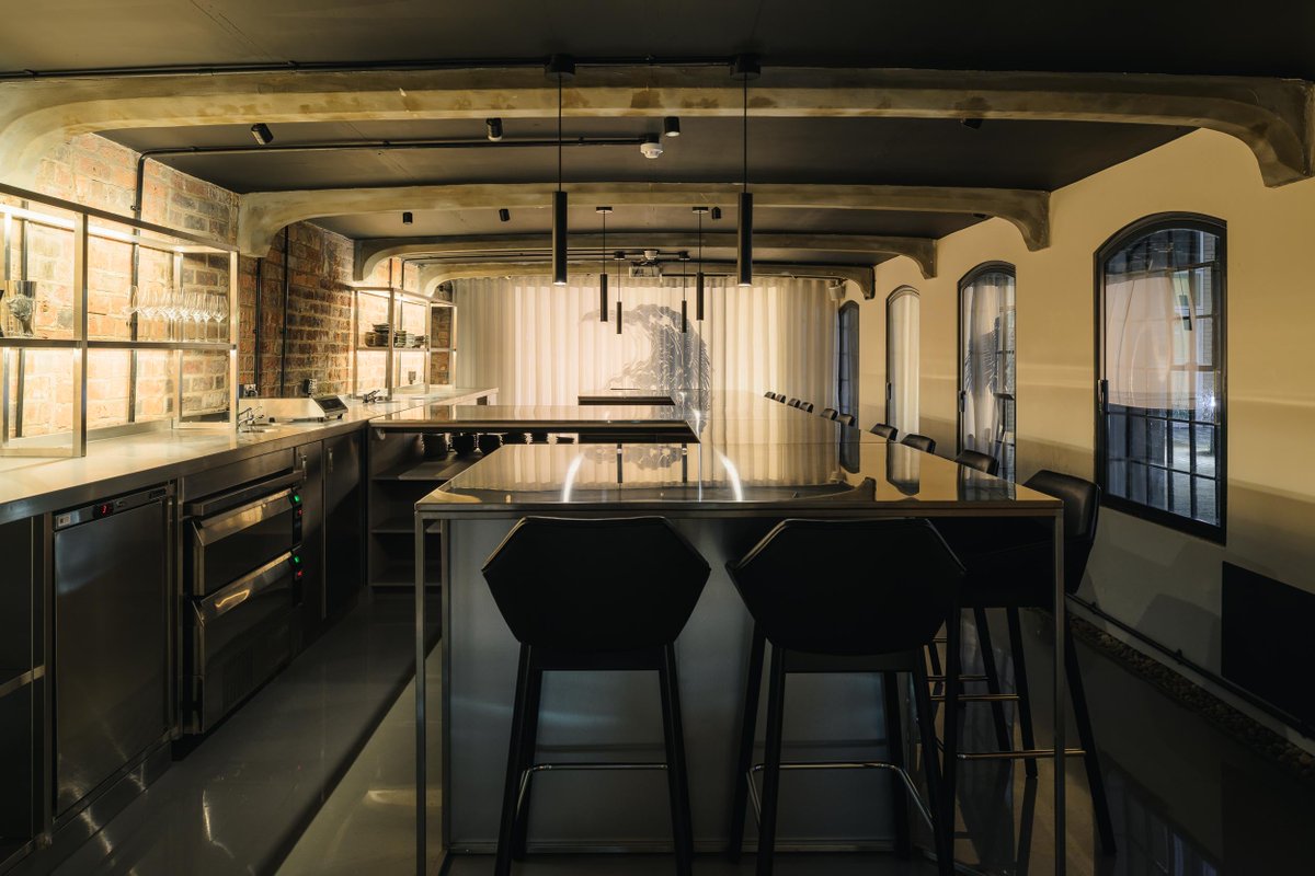 WhatsOnBrum's tweet photo. NEW OPENING: @the__wilderness owners open new restaurant Albatross Death Cult in the Jewellery Quarter - and it looks fantastic! 😍

Serving a singular tasting menu of twelve (or more) dishes of (mostly) seafood and coastal ingredients.

More 👉 https://t.co/yiGcpDOHSD https://t.co/494EyOFTar