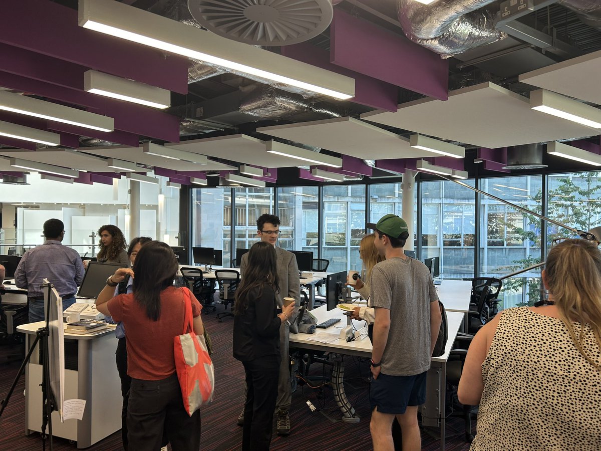 Some great conversations happening at #CHIWORK2024 🗣️📝☕️