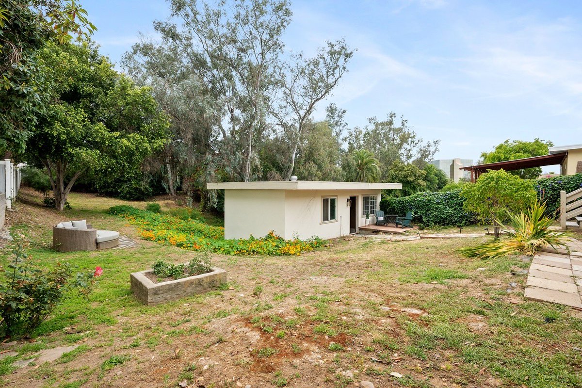 samarasellssd's tweet photo. Open House today at 5094 Guava Avenue, La Mesa, CA 91942 from 3 PM to 6 PM. 

2 bedrooms
1 bathroom
Solar
Water softening system
Detached bonus room 
11,404 sq ft lot

Price: $830,000 https://t.co/5E2iVZSAQ8