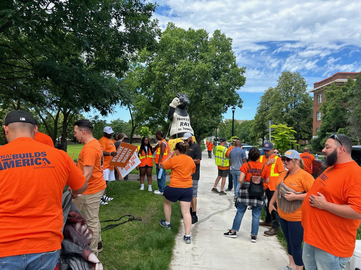 LiUNA1686's tweet image. It doesn&apos;t matter if it&apos;s Montana, Minnesota, or wherever, Brother James Cochrane is out there fighting the good fight alongside our Brothers and Sisters across North America!
#LIUNA #LaborersRising #FeelThePower #LIUNANW