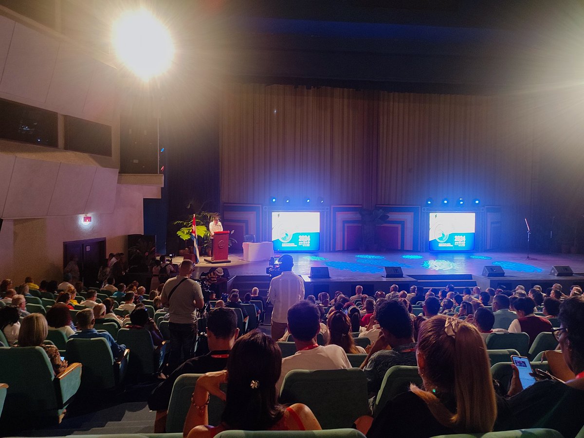 Interviene ministro del #MINCEX en inauguración de #expocaribe2024 deseándole muchos éxitos a los participantes.

 #SantiagodeCuba #negocios #inversiones #feria