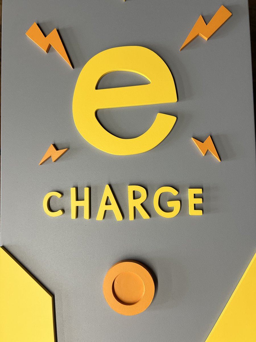 ⚡️e-charge!⚡️
Here's a sneak peak of a work-in-progress interactive!

#42designfab #fabrication #customcreations #designfabrication #42df #museumexhibits #newenglandmuseums #museumexhibit