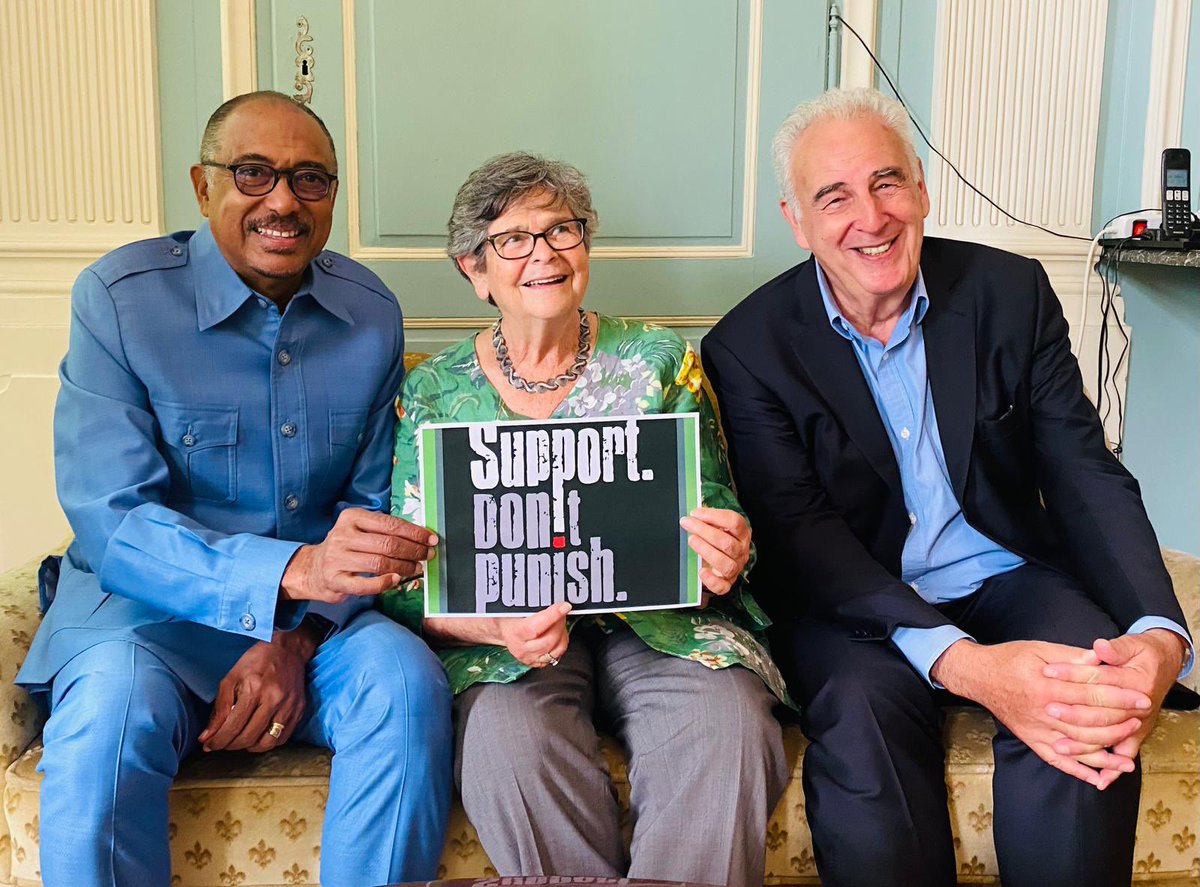 MichelSidibe's tweet image. On #WorldDrugDay, we celebrate the “Support Don’t Punish” campaign’s day of action. Cities play a crucial role in policy reform, emphasizing harm reduction, decriminalization, and community leadership. Let’s drive change together! #DrugPolicyReform #CitiesLead
@globalcdp…