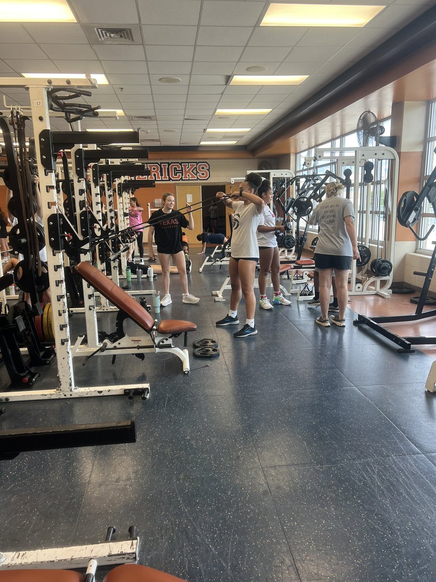 Madison Volleyball tweet media