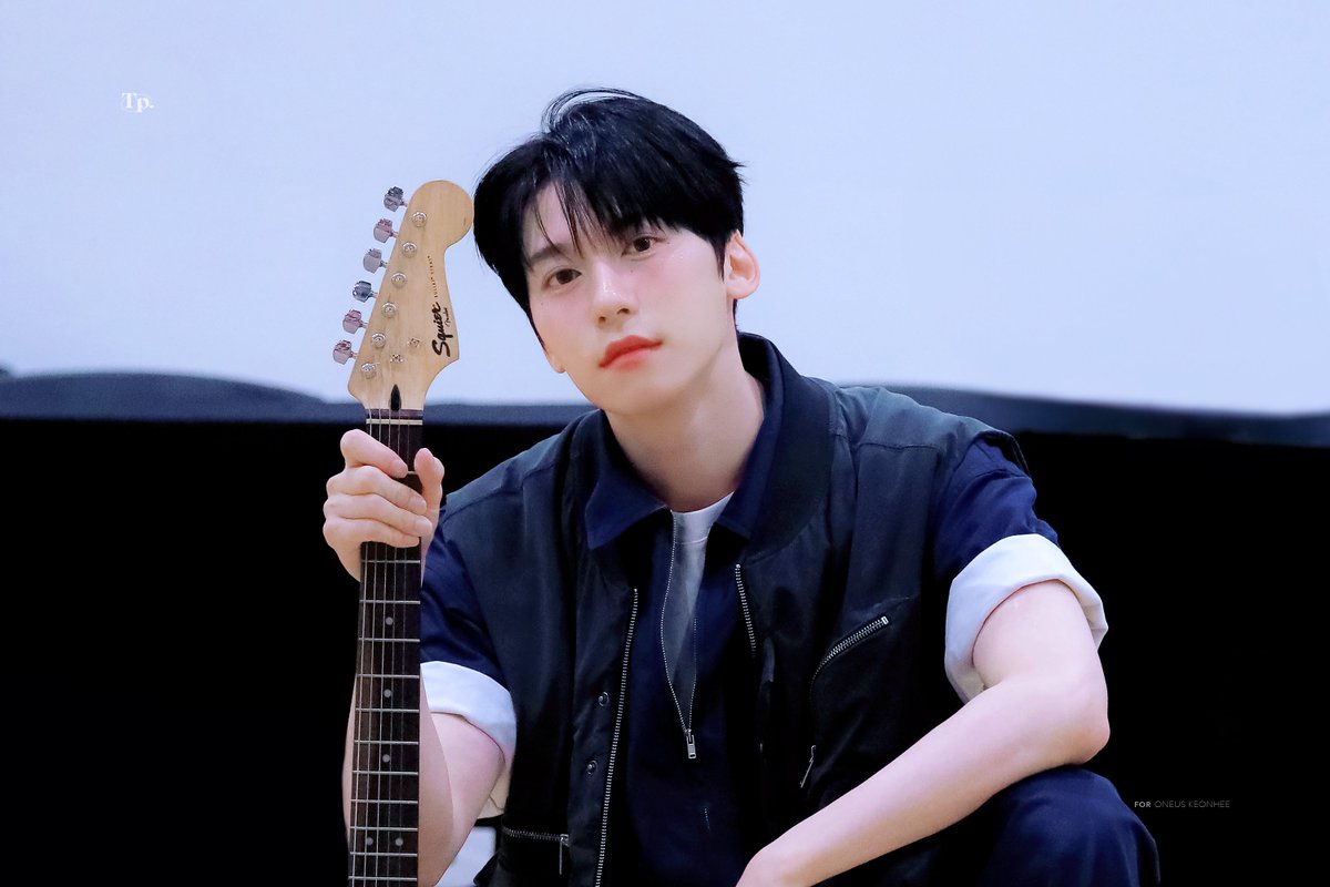 theplanet627's tweet photo. 내 행복 건희야 생일 축하해 ˙ᵕ˙☁️💙
#반짝이는_구름이_건햐_생일축하해 
#SHINING_BLUE_KEONHEE_DAY https://t.co/Xf7qMBop7h