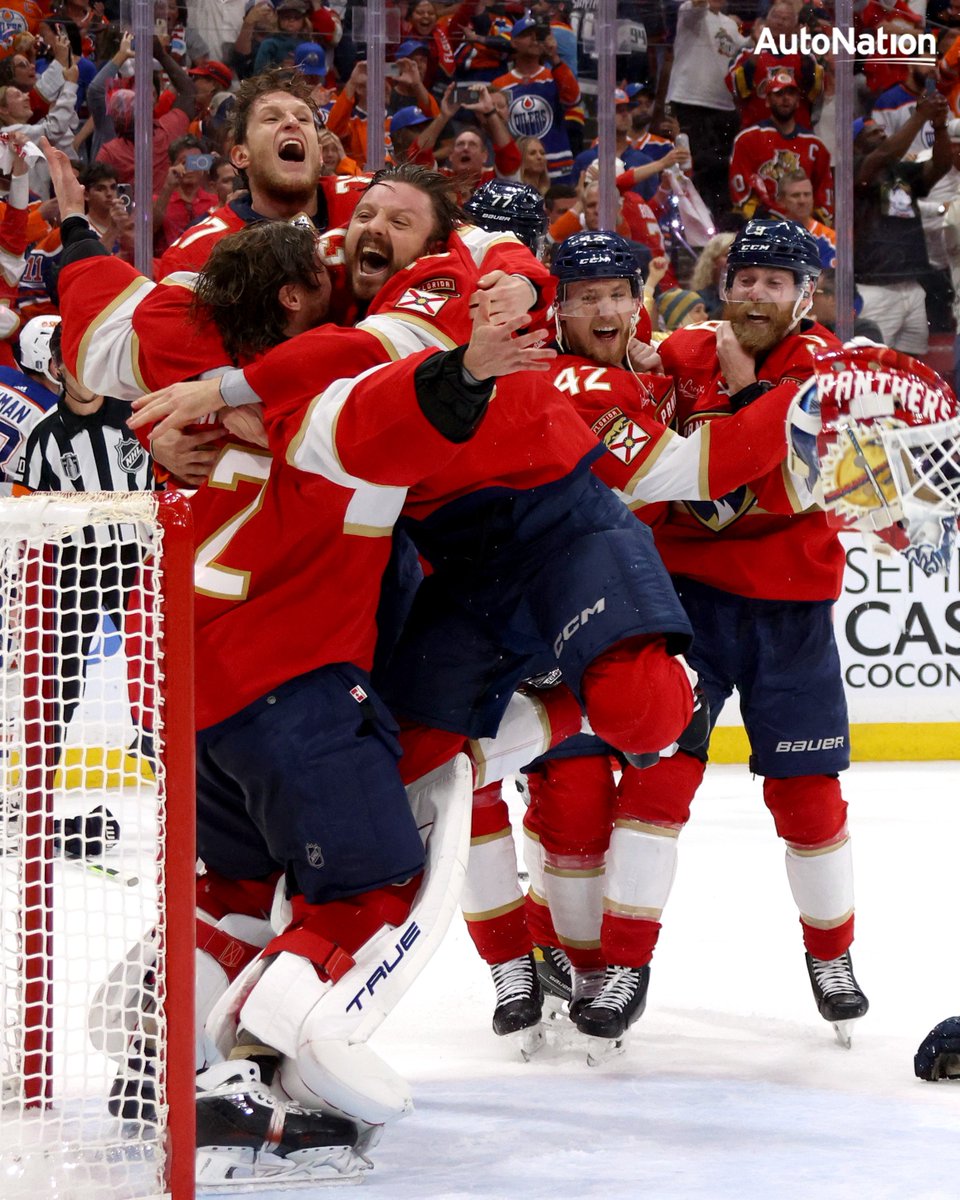 FlaPanthers's tweet photo. This moment is forever ❤️ https://t.co/Mf6mLZtnAu