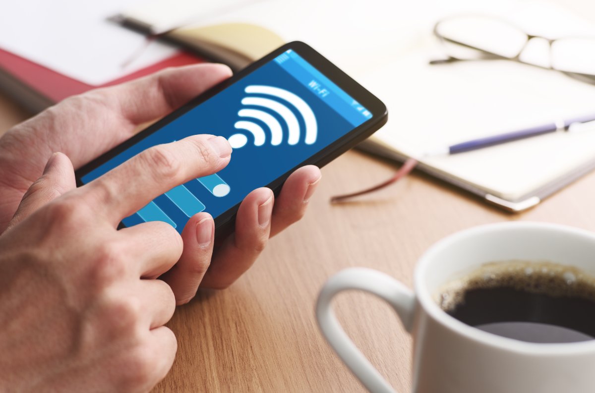 solivesa's tweet image. 🔒La importancia de apagar el Wi-Fi de tu smartphone al salir de casa📱

Mantener la opción de Wi-Fi habilitado fuera de casa puede poner en riesgo tu seguridad y la vida útil de tu teléfono. 

¡Presta atención!