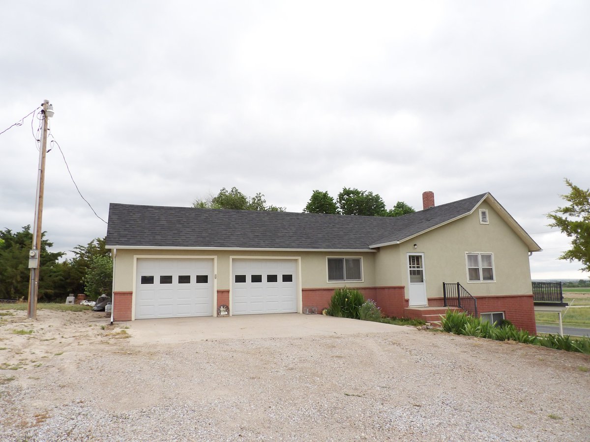 LashleyLand's tweet photo. Wright's Gap Road Acreage features a well-maintained country acreage with a two bedroom home. See more here: https://t.co/AgSyMGIdKP https://t.co/bG1GGeots8