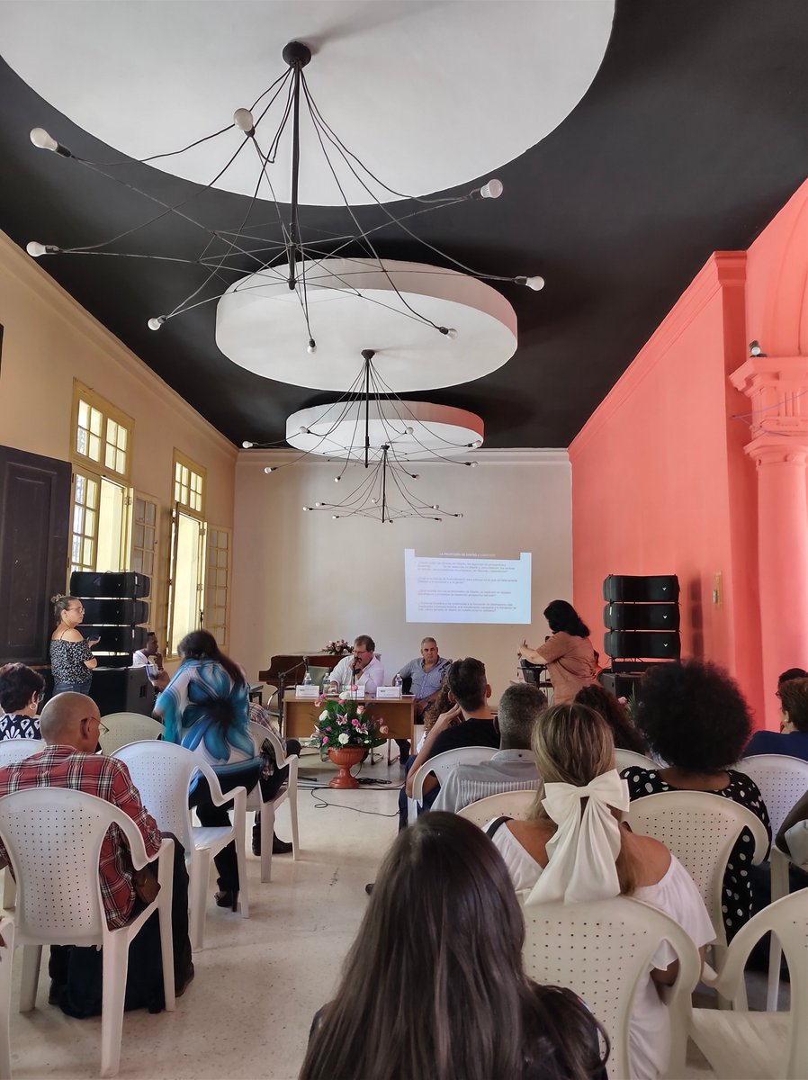 El conocimiento es el arma más poderosa que tenemos para enfrentar los desafíos del mundo. Cultivėmoslo,compartåmoslo y construyamos juntos un futuro de sabiduría y progreso. #Azucareros