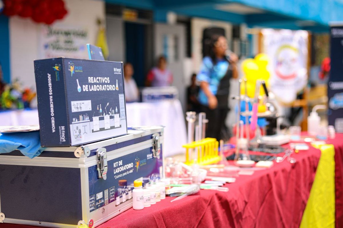 #26Jun | El Gobierno Nacional, a través de la Gran Misión Ciencia, Tecnología e Innovación Dr. Humberto Fernández - Morán, realiza la dotación básica de laboratorios de química ⚗️ y biología 🧫 en más de 600 escuelas del territorio nacional 🏫.
Hilo 🧵

#NicoTieneElSon