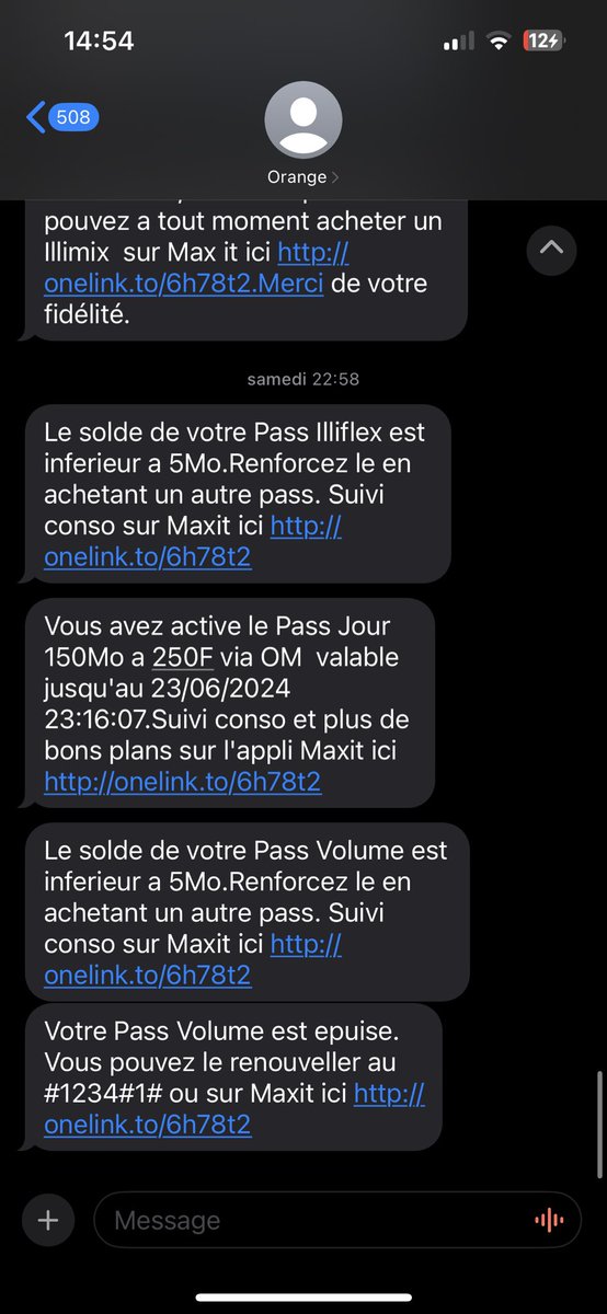 Caandy_f's tweet photo. Et pendant ce temps,@orange_sn di fowei sougne khol yi😭vendredi la dieunde 1Go utiliser wou meuko sakh parceque amna wifi,meu gueineu samedi tall ko defoul 30mns niounei diekhneu meu beuss sameu khol dieunde li tall ko message bimeu done charger nieuwoul sakh niounei diekh neu😔 https://t.co/VxC3ltclmm