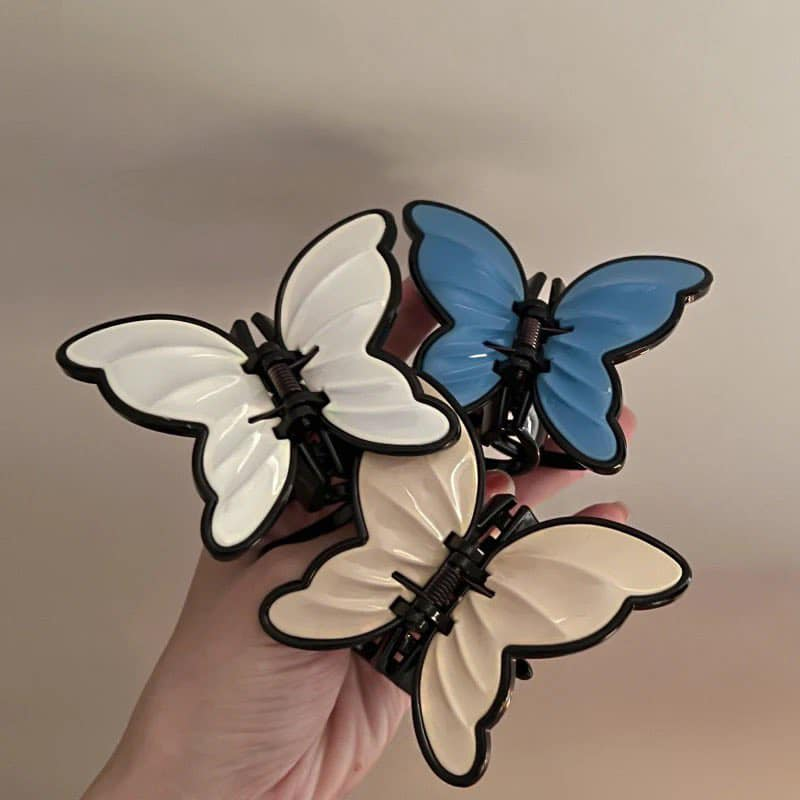 prettiestavenue's tweet photo. butterfly claw clip 🦋 https://t.co/TIM2WPim0m
