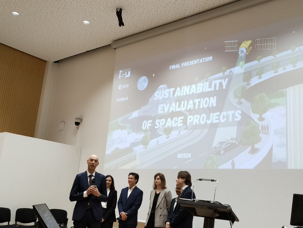 ISUnet's tweet photo. 🚀Our Masters students #MSS24 #MSc24 are ready to soar (well, almost)!
Last week marked the culmination of the first two semesters of our Masters of Space Studies program, The presentation was a resounding success (watch it here: https://t.co/OyFclRdPC8), https://t.co/z8WGuE4fOk