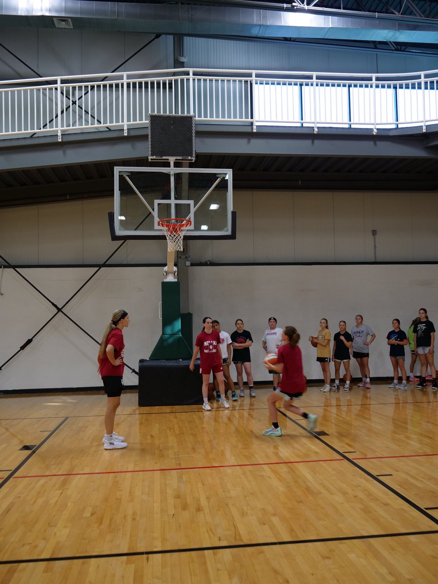 Lvillesouthpaw's tweet photo. The @sara_scalia14 Shooting Clinic was a major success this past Sunday! All of the girls worked hard, had fun and got in purposeful shots!! https://t.co/OSygcRHQhA