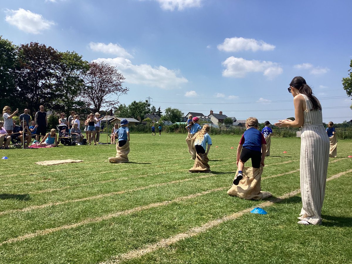 Mrs Wills tweet media