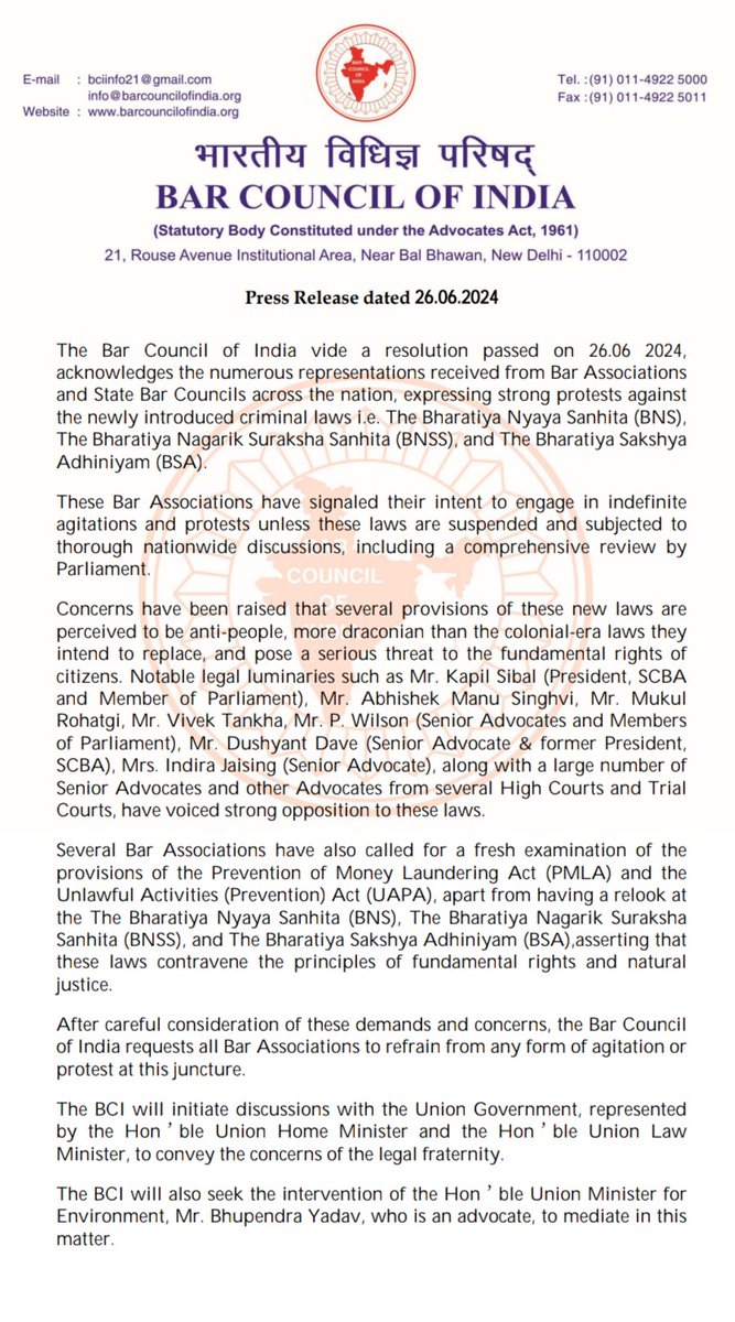 LawChakra's tweet photo. #BreakingNews : Bar Council of India Urges Halt on New Criminal Laws Amidst Nationwide Protests.
#BCI #NewCriminalLaws #LegalProtests #FundamentalRights #BNS #BNSS #BSA https://t.co/eBJt78Nf4q
