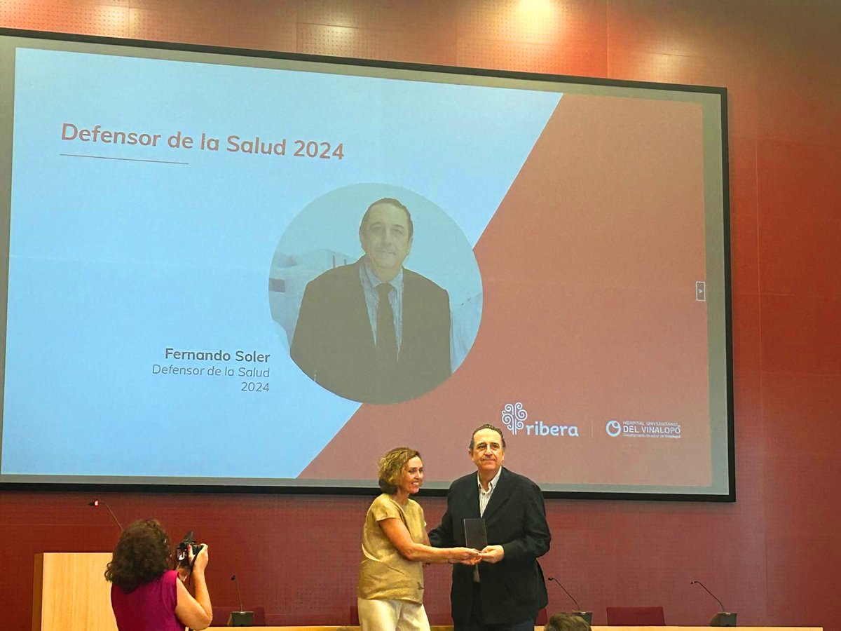 drsoler's tweet photo. Muy orgullosos del reconocimiento recibido como #DefensoresdelaSalud, por el Hosp. Universitario del Vinalopó de Elche
El #DrSoler ha sido reconocido por su compromiso con la medicina y la organización de #FacoElche, convirtiendo a #Elche epicentro de la vanguardia oftalmológica https://t.co/AVYkGr5OIw