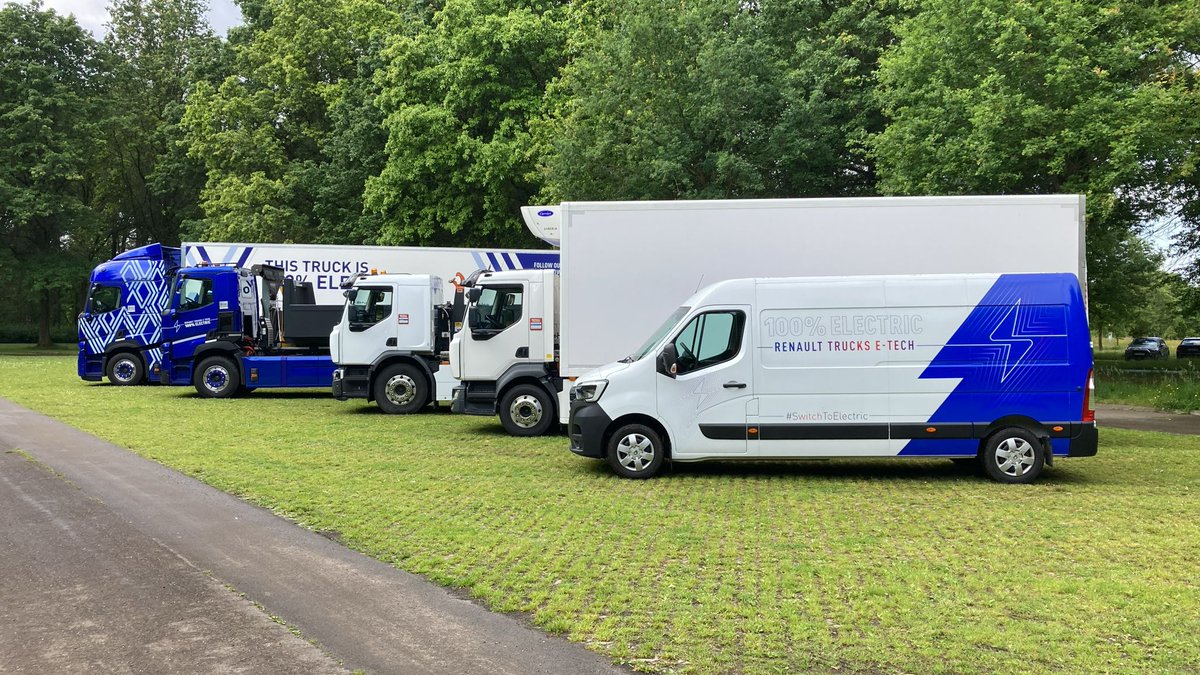 RenaultTrucksCo's tweet photo. 💎 The Diamond Echo is leading the charge at a Belgium event alongside our E-Tech range! Catch us on our European roadshow🚛
#jointhegoodmove #Roadshow #DiamondEcho https://t.co/UFJhFnbDK1