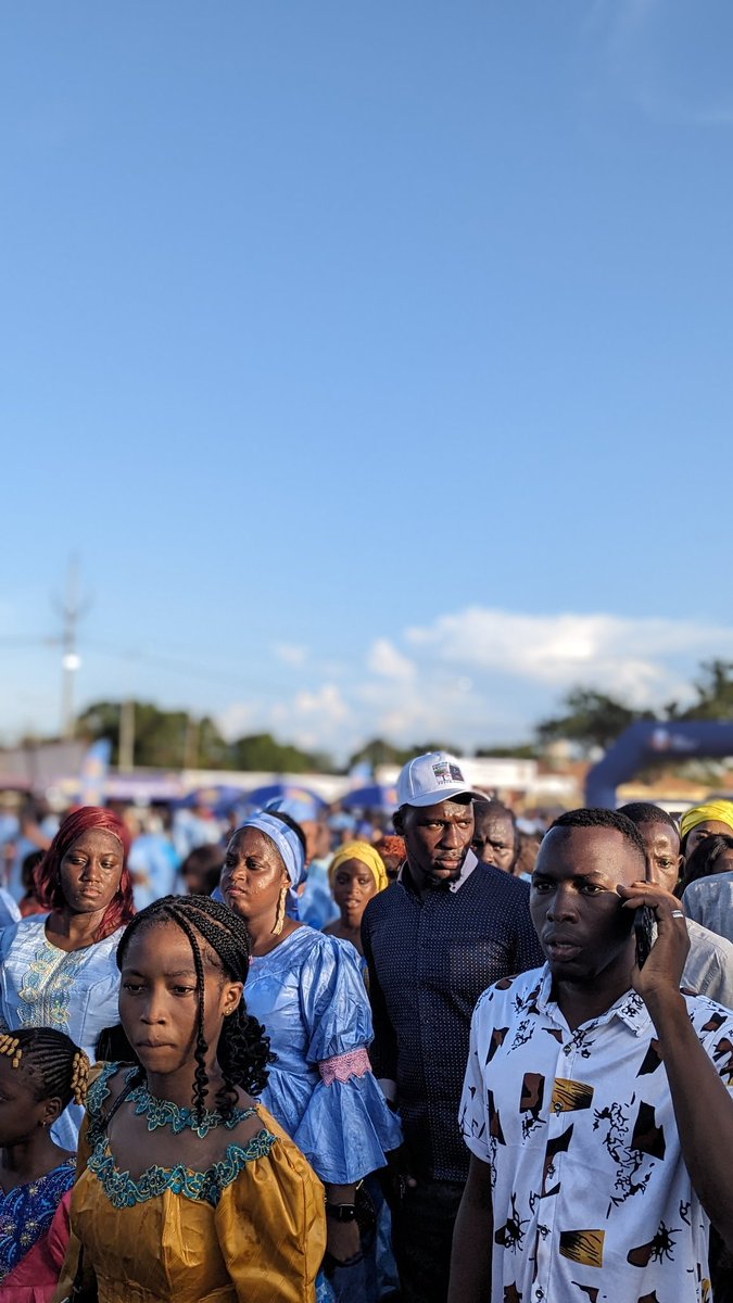 miranasstourism's tweet photo. an annual festival celebrated in Nabaya after Tabaski.
For three days, the Sédè, different generations dressed in magnificent boubous called bakha, dance to the slow rhythm of #Manding culture. Each group of Sédè, men and women, enlivens the public square with their dances and https://t.co/FpV5O7m8YX