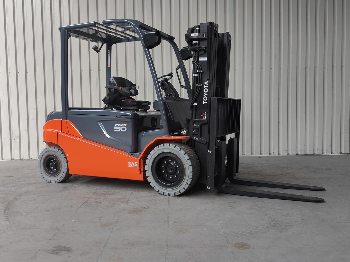 Mooie nieuwe aanwinst voor onze huurvloot!  Toyota 5 ton elektrisch per direct beschikbaar per dag, week of lange termijn.
Informeer op heftruck-verhuur.nl